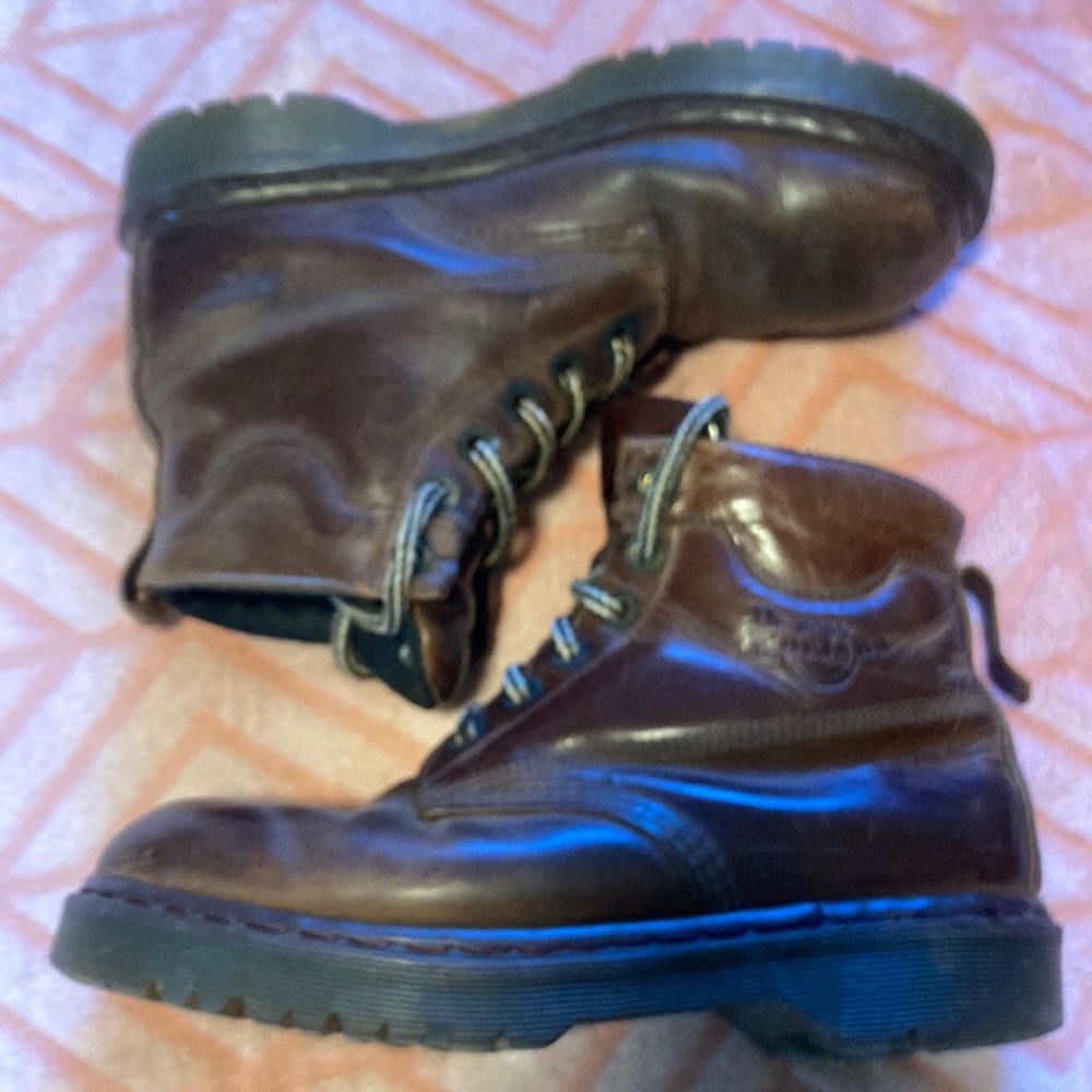 VINTAGE MADE IN ENGLAND DOC MARTENS